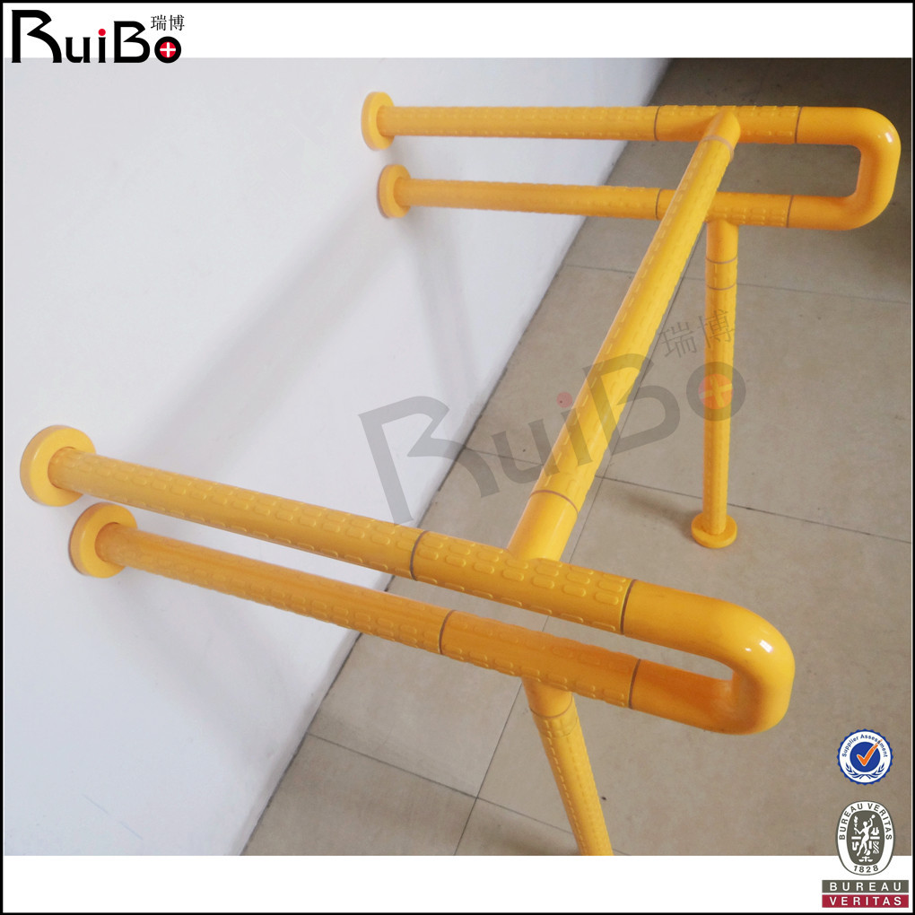 浴室安全守护神 尼龙、不锈钢与塑料扶手的多元选择